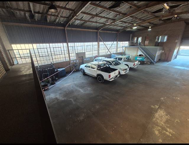 620M² WAREHOUSE FOR SALE IN KNIGHTS